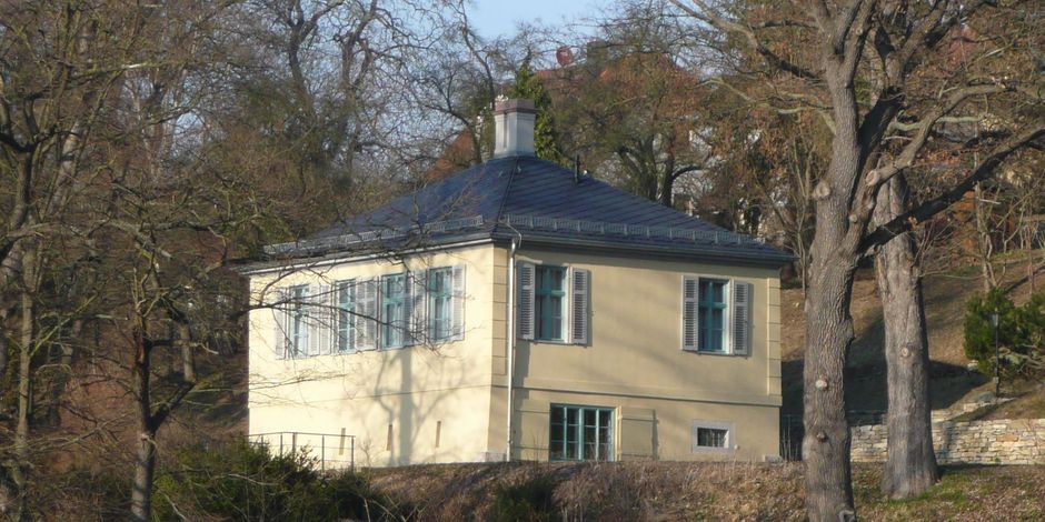 Pogwischhaus Außenansicht des Pogwischhauses, das am Rande des Parks an der Ilm gelegen ist.