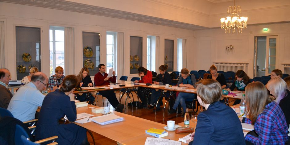 Klassik Kolleg 2012 Teilnehmerinnen und Teilnehmer des Klassik Kollegs 2012 während eines Seminar im Festsaal des Goethe-Nationalmuseums Weimar