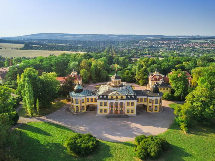 Top Ten Sehenswürdigkeiten Weimar: Schloss und Park Belvedere Blick auf die Schlossanlage von Süden