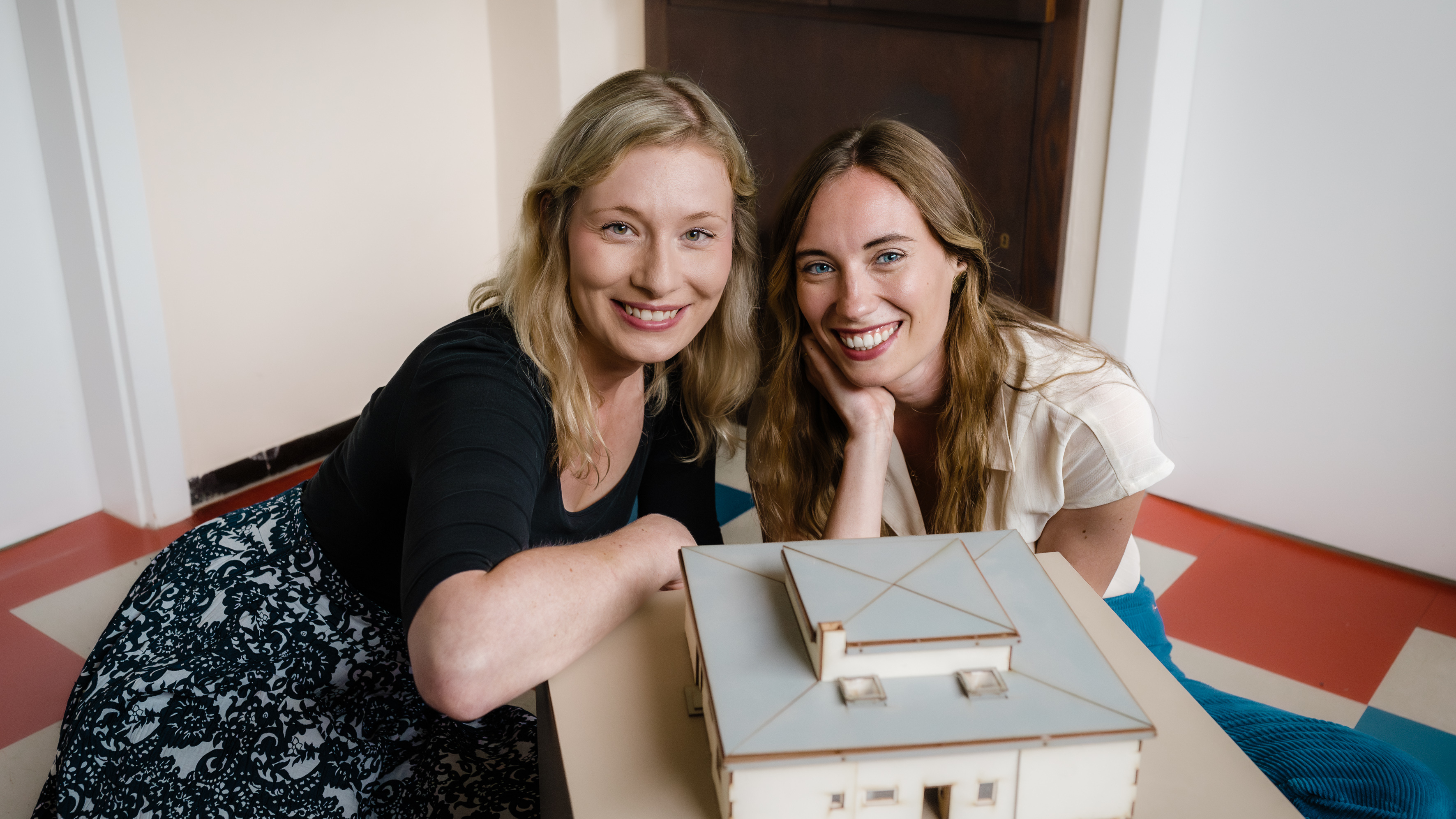 Podcast "klassisch modern" Zwei Frauen im Haus Am Horn