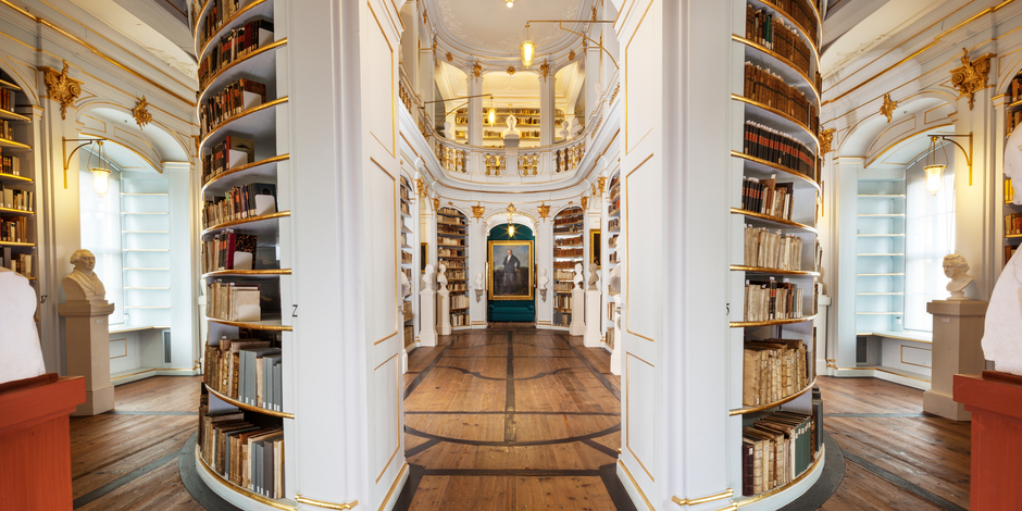 Herzogin Anna Amalia Bibliothek, Historisches Gebäude Blick in den Rokokosaal