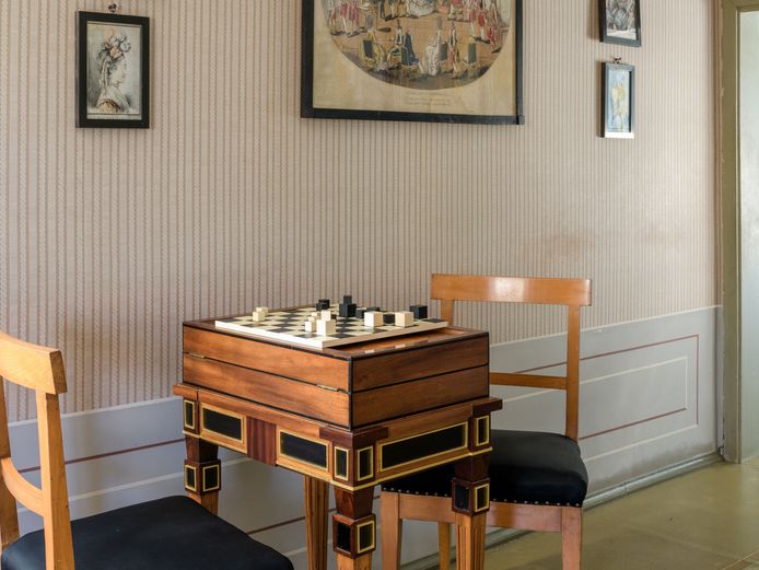 Schloss Tiefurt Abstraktes Schachspiel in Wohnräumen